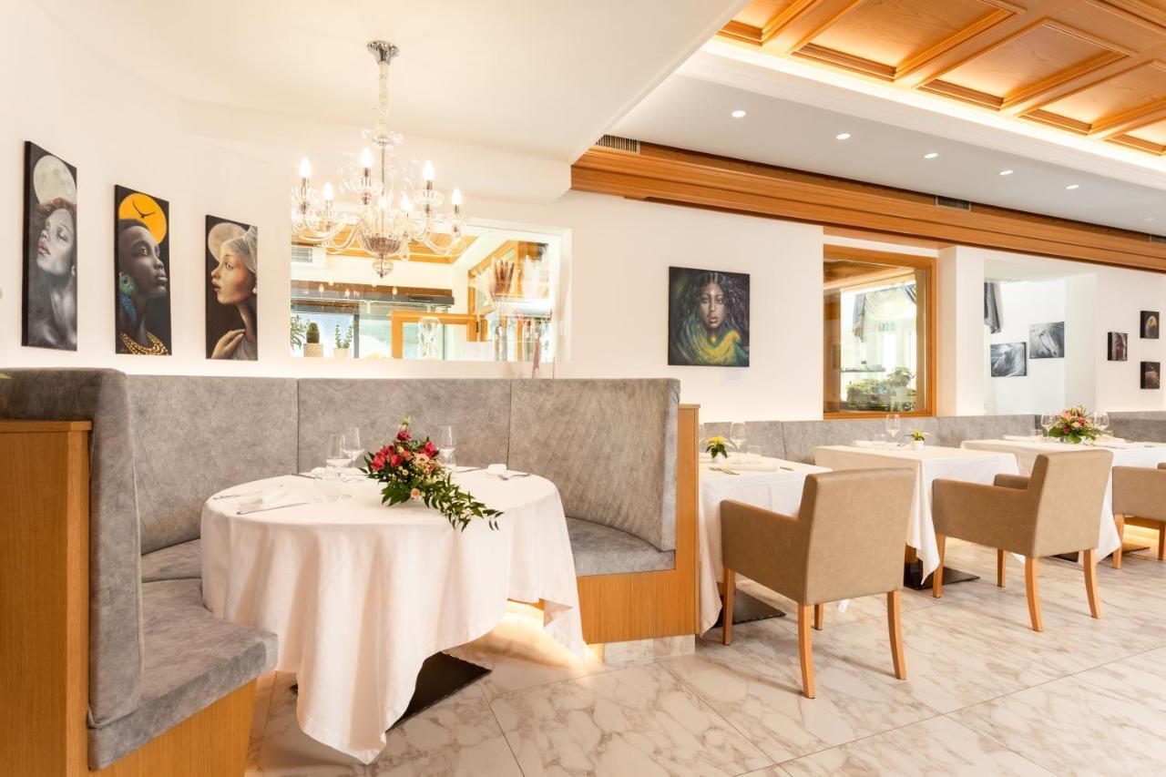 Hotel Pareda กานาเซย์ ภายนอก รูปภาพ