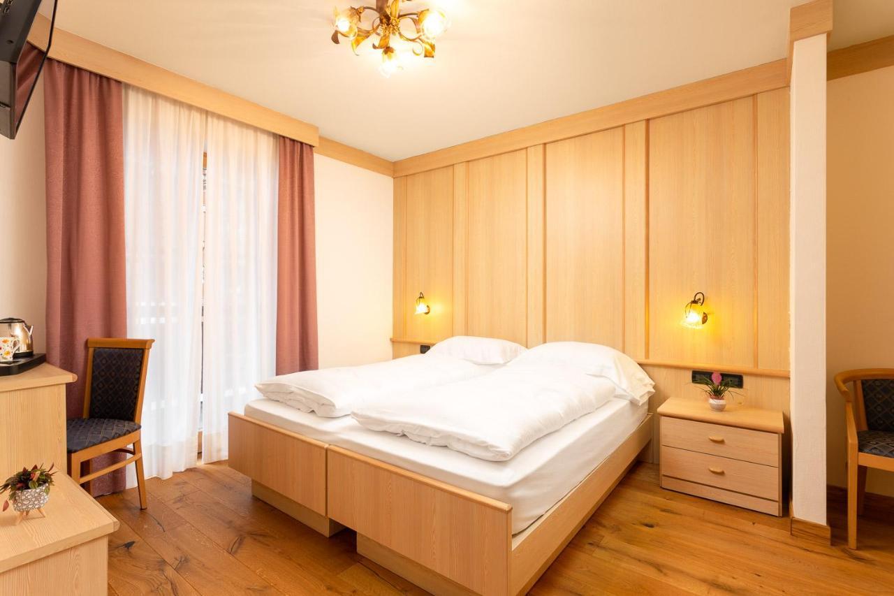 Hotel Pareda กานาเซย์ ภายนอก รูปภาพ