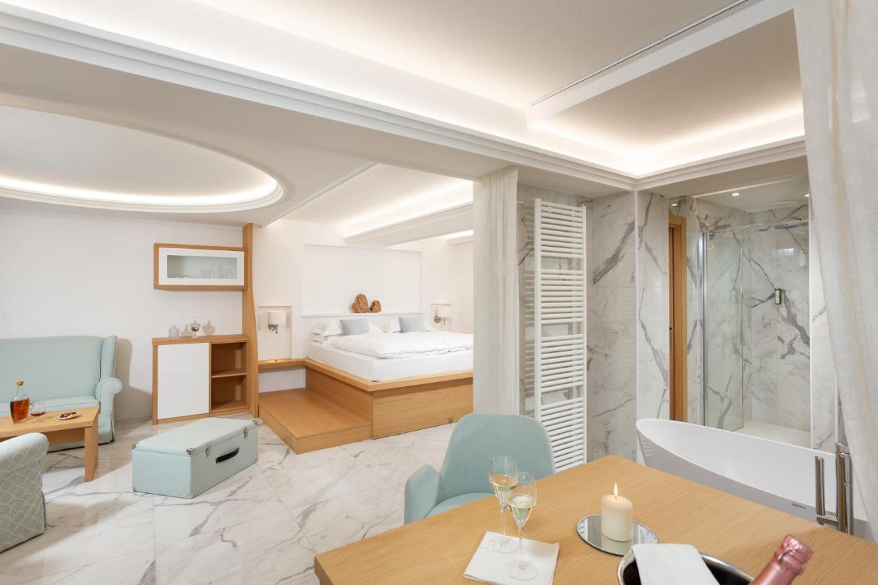 Hotel Pareda กานาเซย์ ภายนอก รูปภาพ