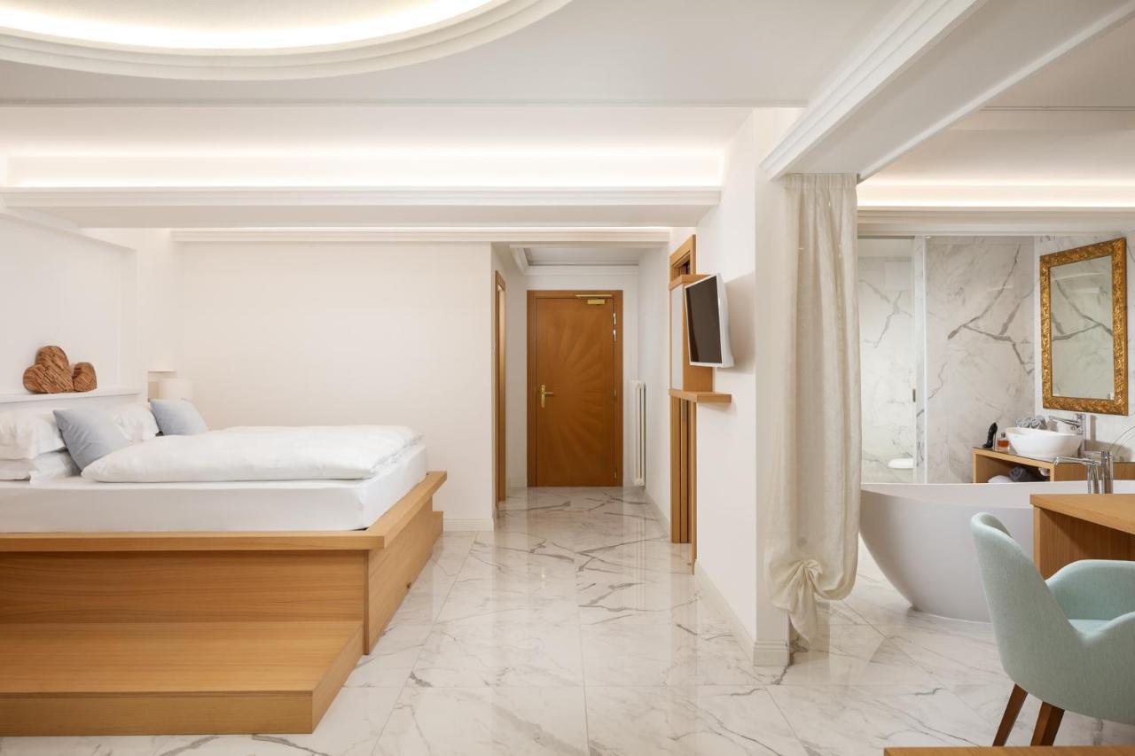 Hotel Pareda กานาเซย์ ภายนอก รูปภาพ