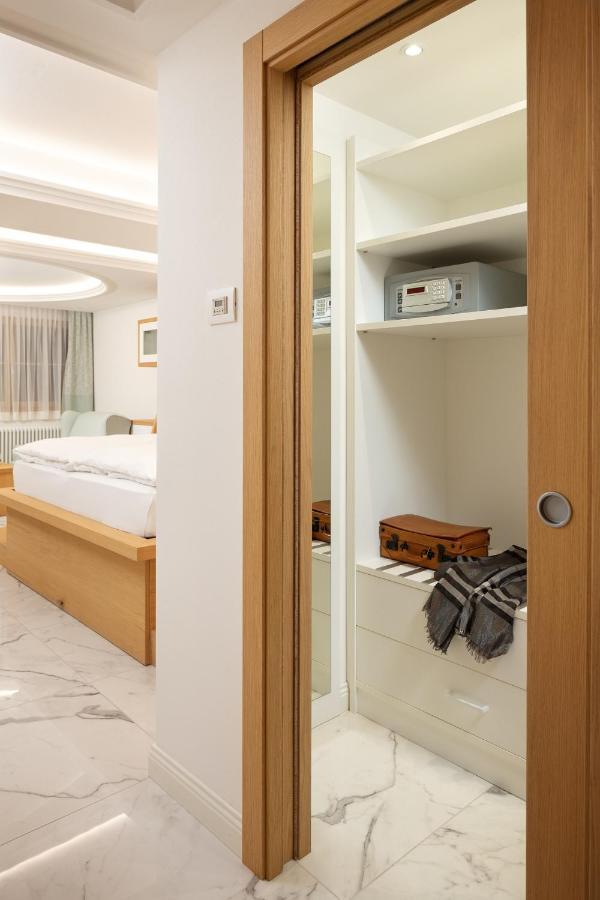 Hotel Pareda กานาเซย์ ภายนอก รูปภาพ