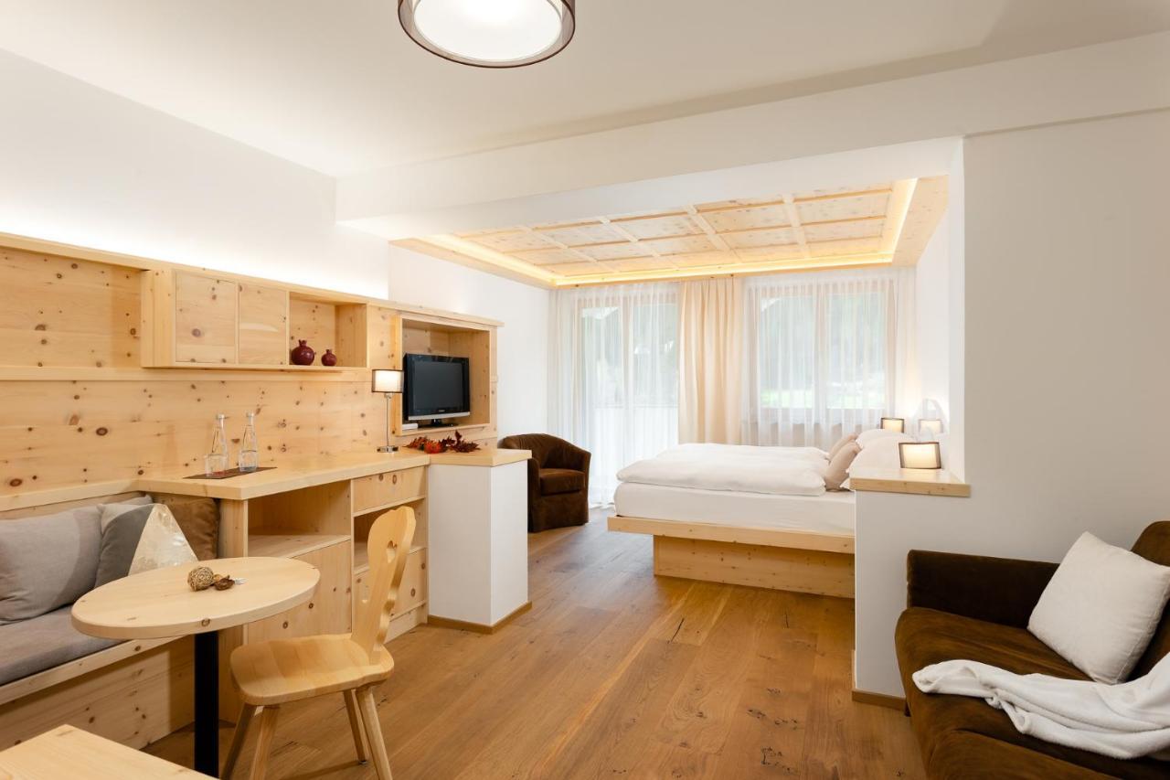 Hotel Pareda กานาเซย์ ภายนอก รูปภาพ