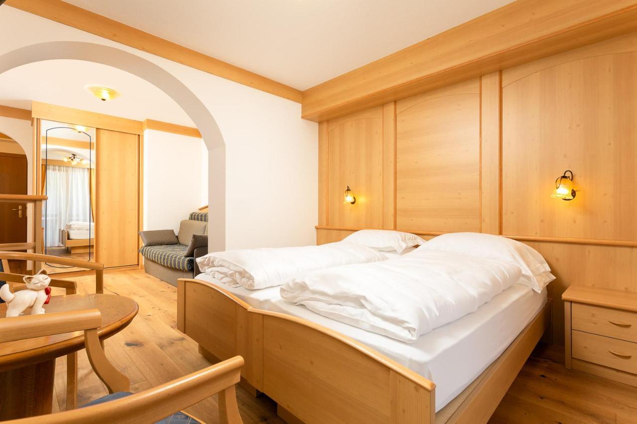 Hotel Pareda กานาเซย์ ภายนอก รูปภาพ