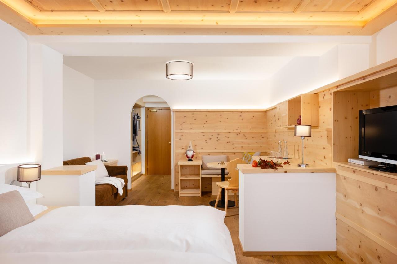 Hotel Pareda กานาเซย์ ภายนอก รูปภาพ