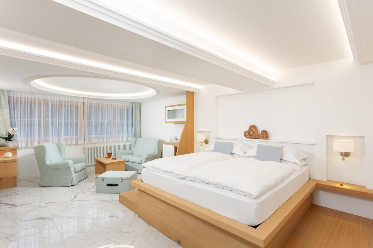 Hotel Pareda กานาเซย์ ภายนอก รูปภาพ