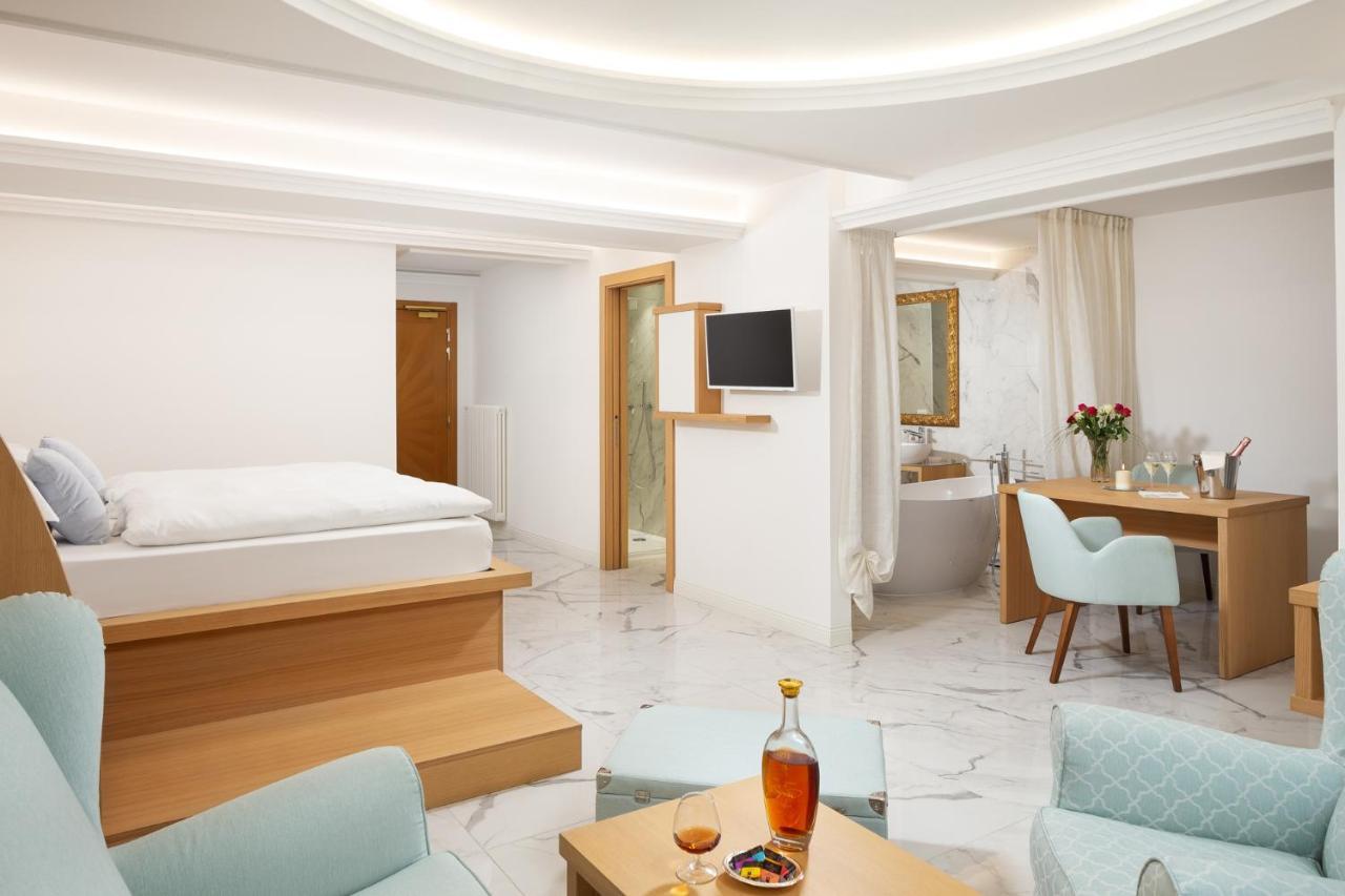 Hotel Pareda กานาเซย์ ภายนอก รูปภาพ