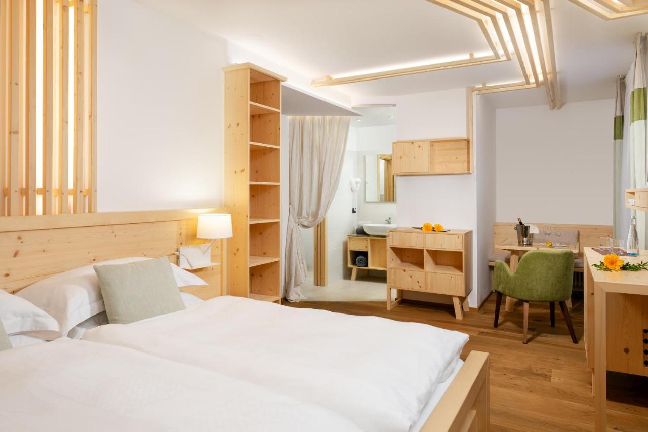Hotel Pareda กานาเซย์ ภายนอก รูปภาพ