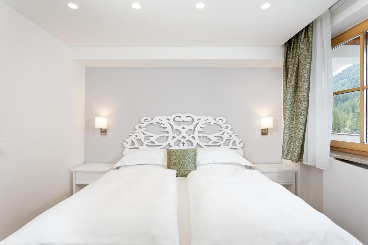 Hotel Pareda กานาเซย์ ภายนอก รูปภาพ