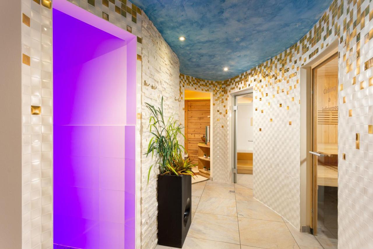 Hotel Pareda กานาเซย์ ภายนอก รูปภาพ