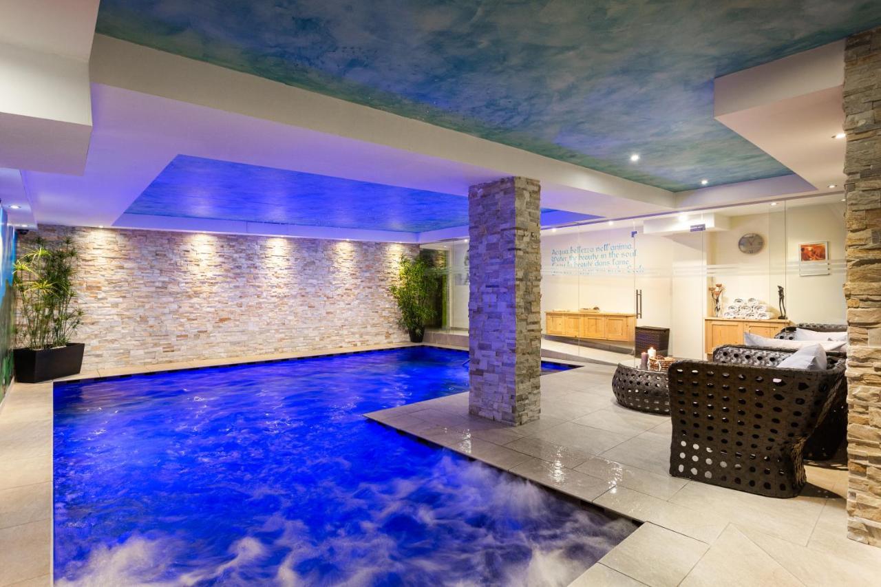Hotel Pareda กานาเซย์ ภายนอก รูปภาพ