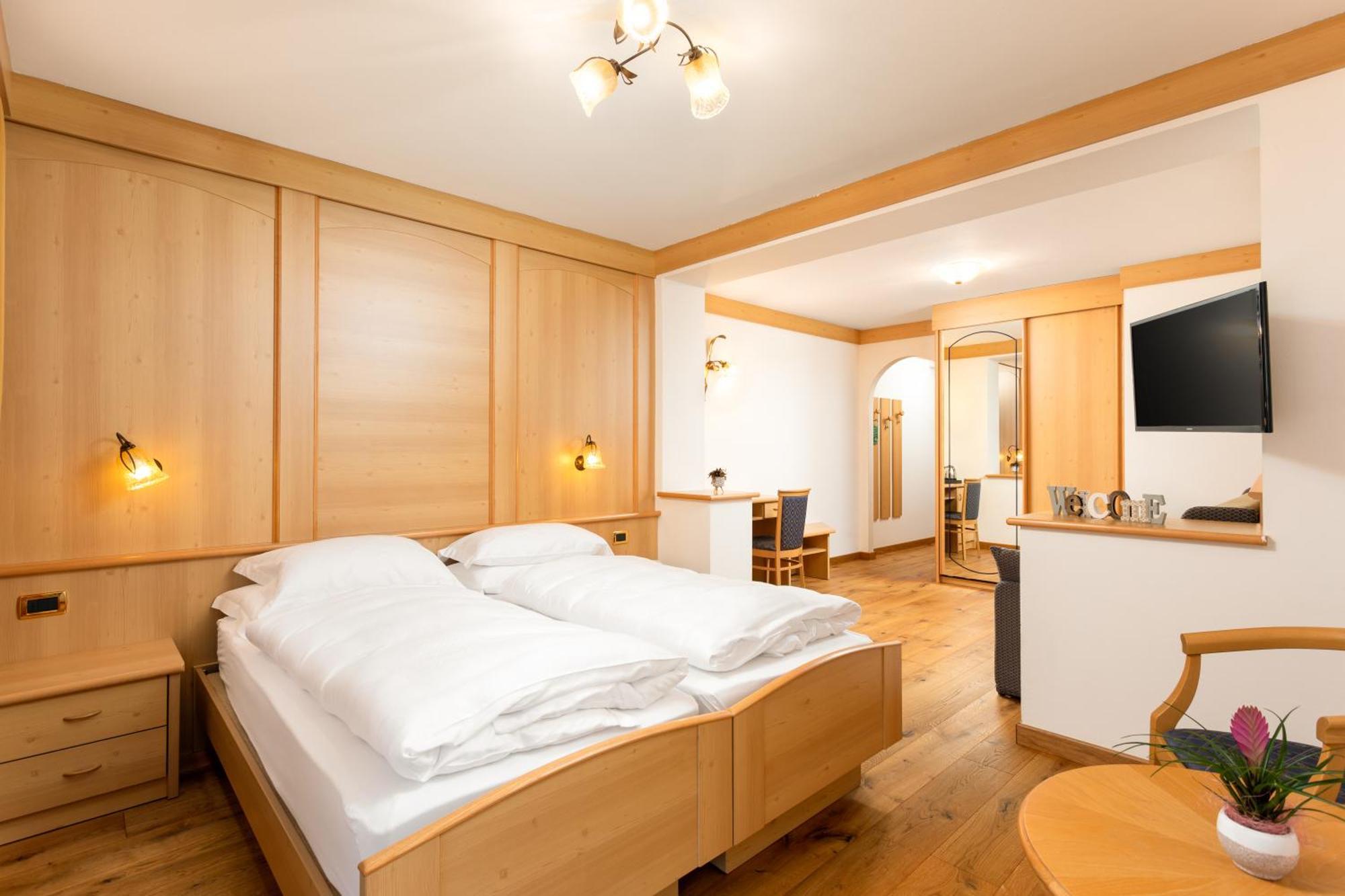 Hotel Pareda กานาเซย์ ภายนอก รูปภาพ